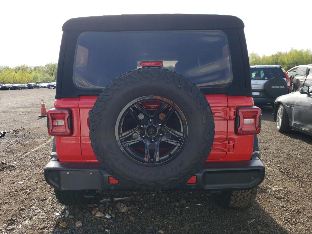 2018 Jeep Wrangler Unlimited Sport vin: 1C4HJXDG8JW183940