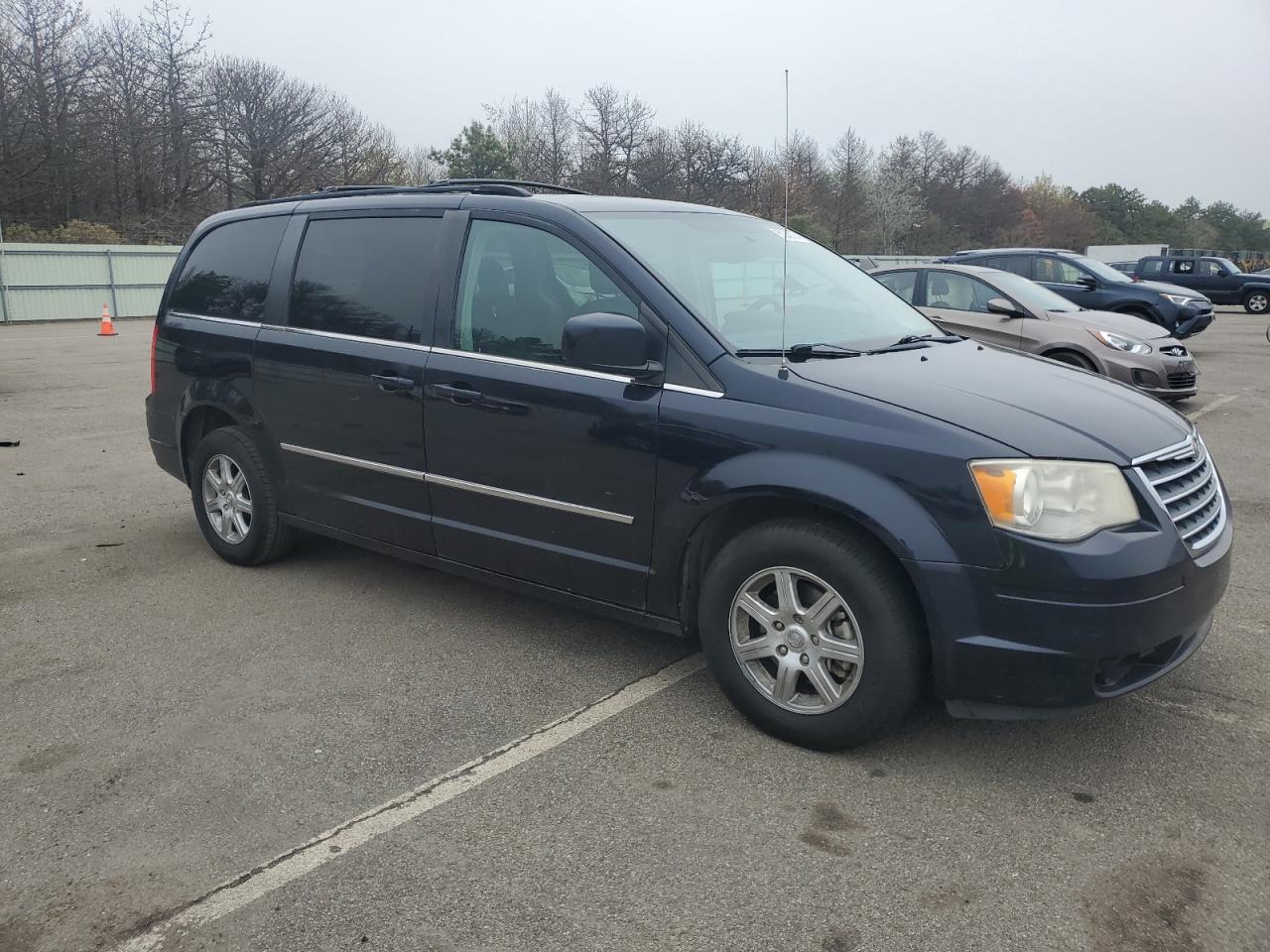 Lot #2888310773 2010 CHRYSLER TOWN & CTY