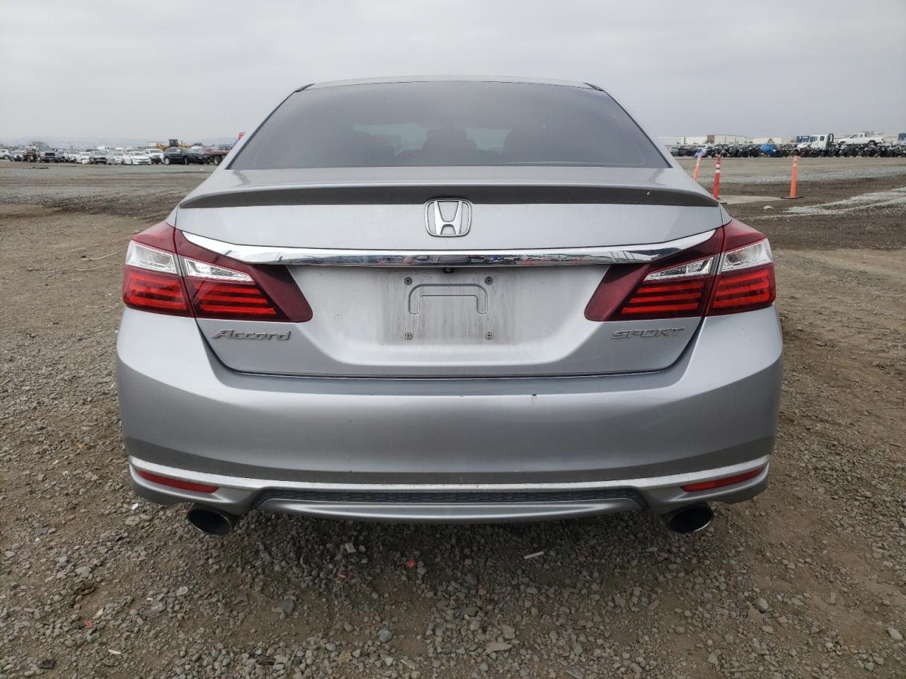 1HGCR2F5XHA257708 2017 Honda Accord Sport