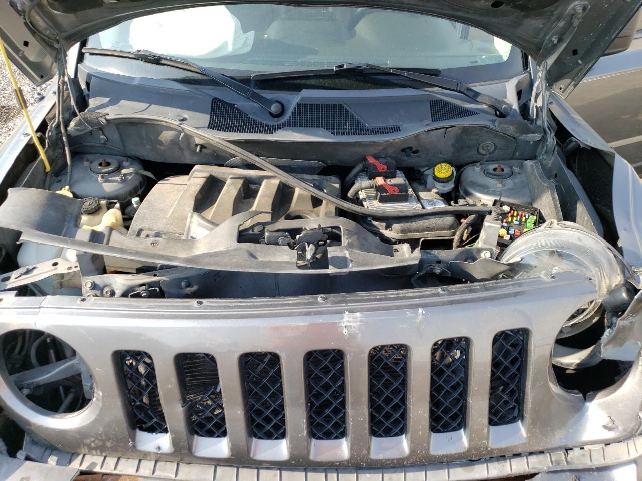 1J4NF4GB4BD194296 2011 Jeep Patriot Latitude 1J4NF4GB4BD194296 2011 Jeep Patriot Latitude