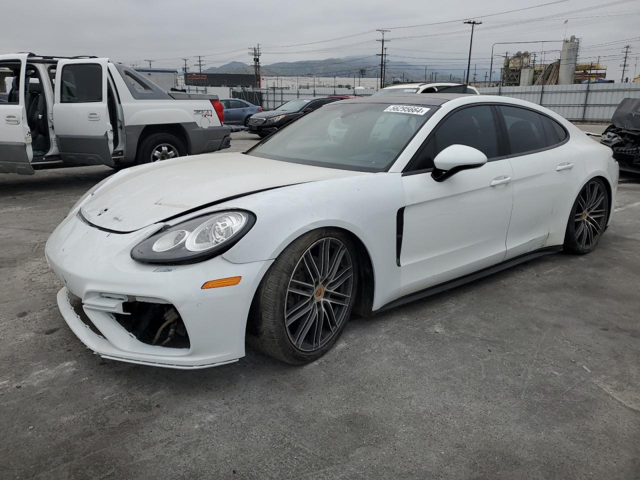 WP0AA2A76HL102017 2017 Porsche Panamera 2