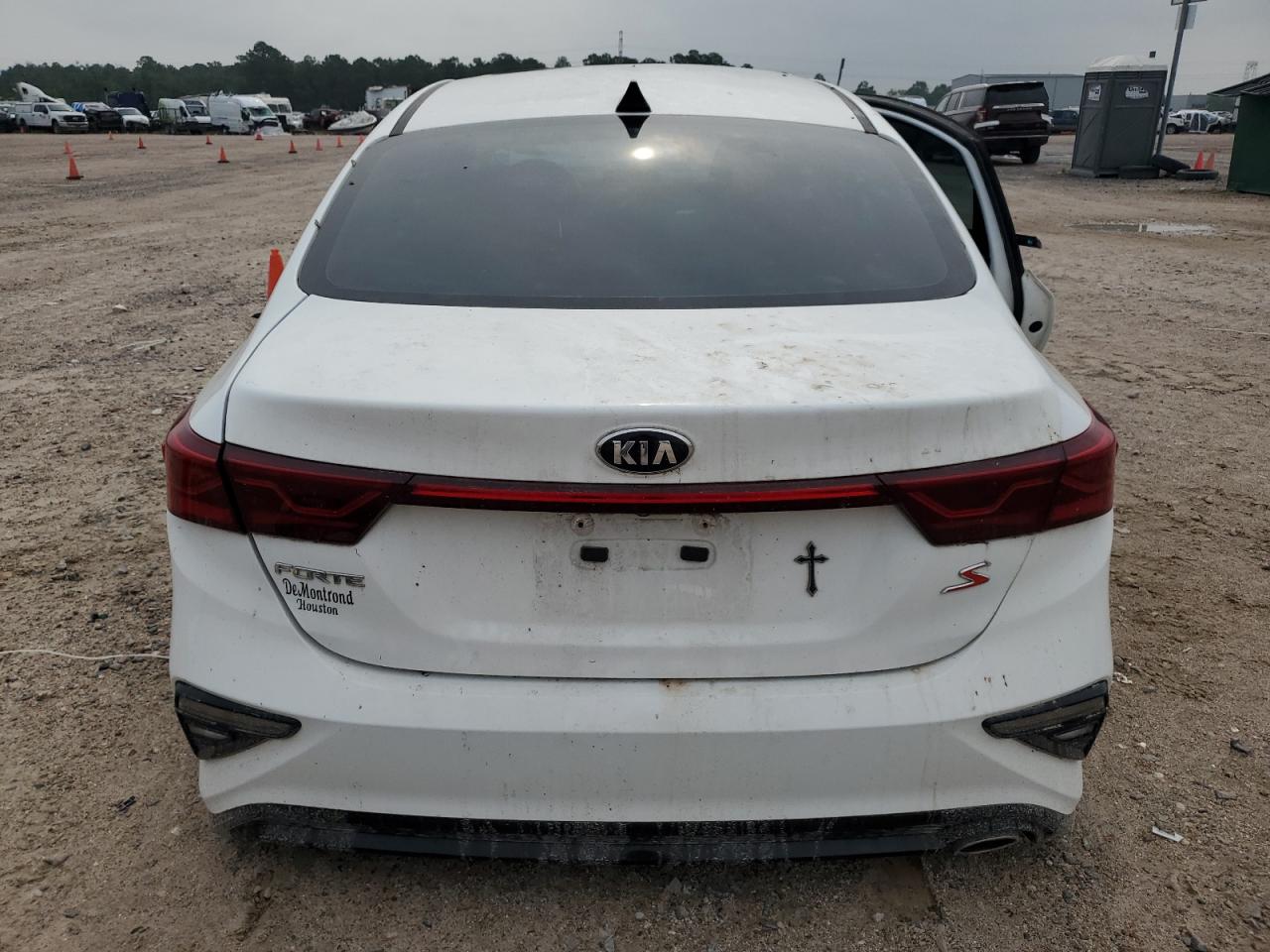 3KPF34AD0KE015098 2019 Kia Forte Gt Line