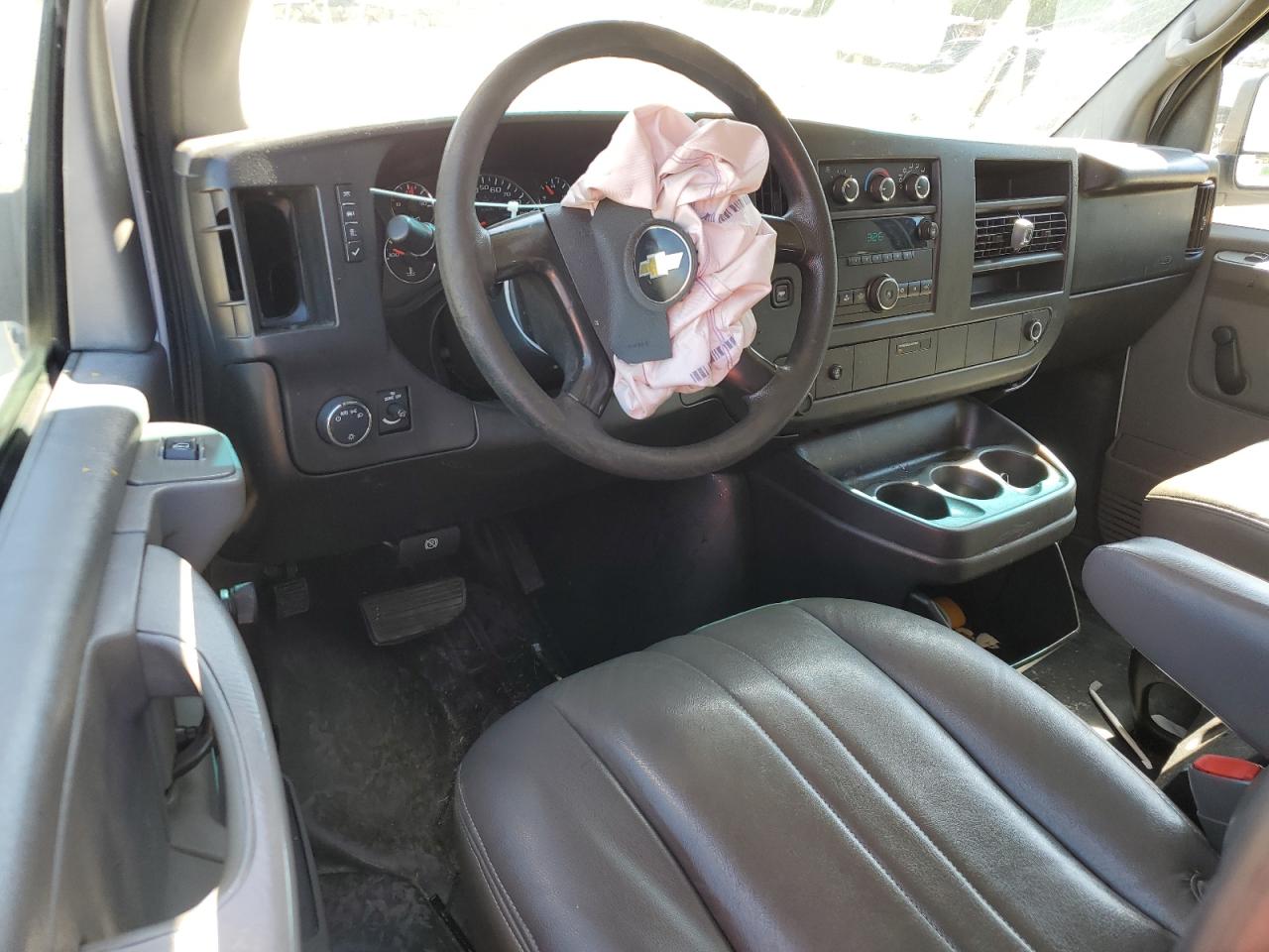 1GCSGAFX2E1169081 2014 Chevrolet Express G1500