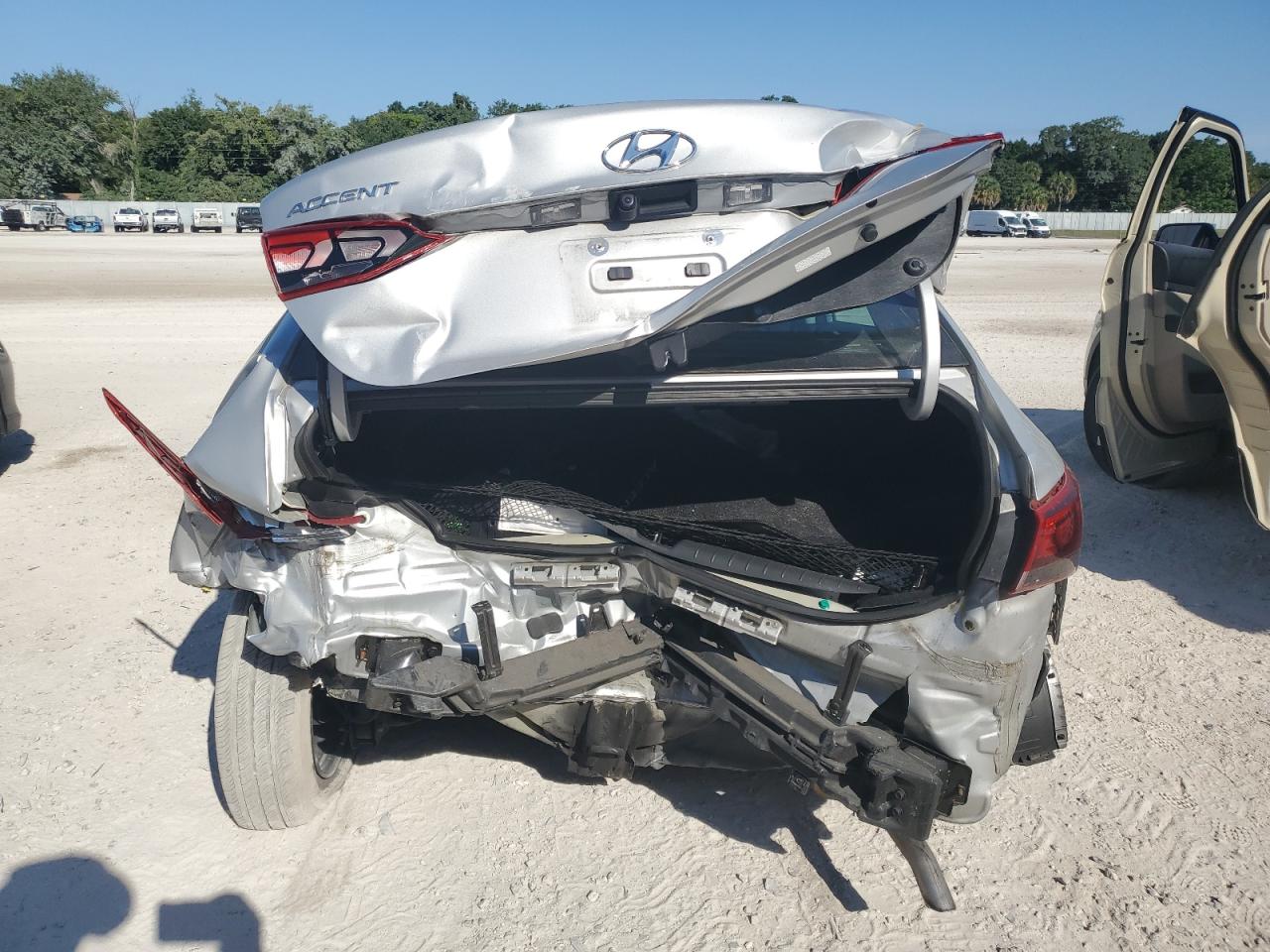 3KPC24A68NE165178 2022 Hyundai Accent Se