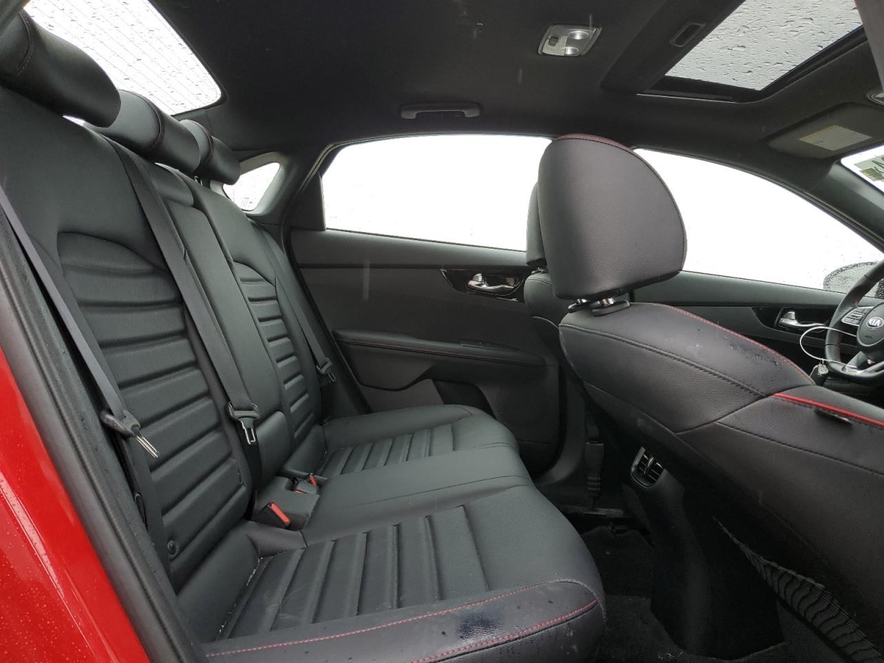 3KPF44AC2ME318424 2021 Kia Forte Gt