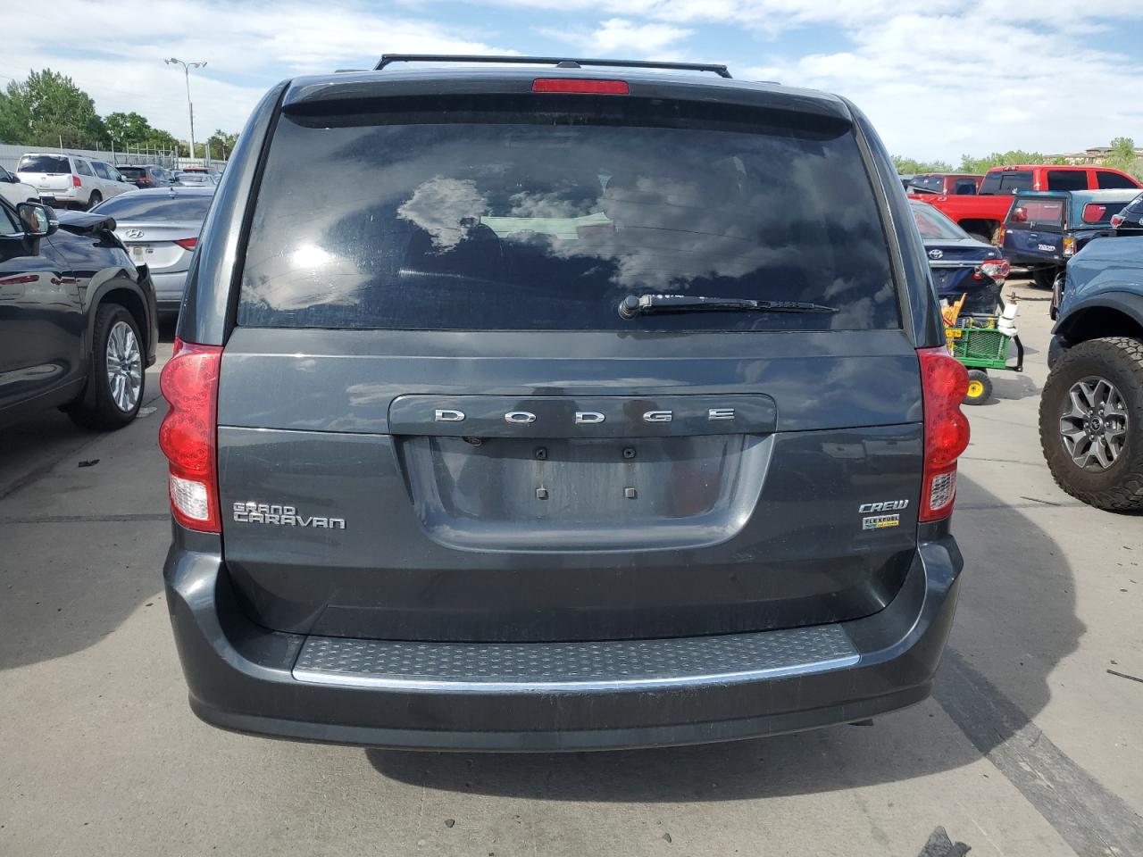 2D4RN5DG7BR689303 2011 Dodge Grand Caravan Crew