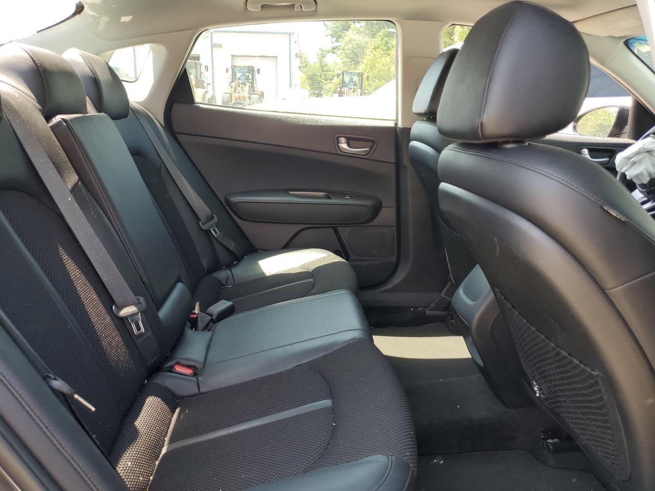 5XXGT4L3XKG302979 2019 Kia Optima Lx