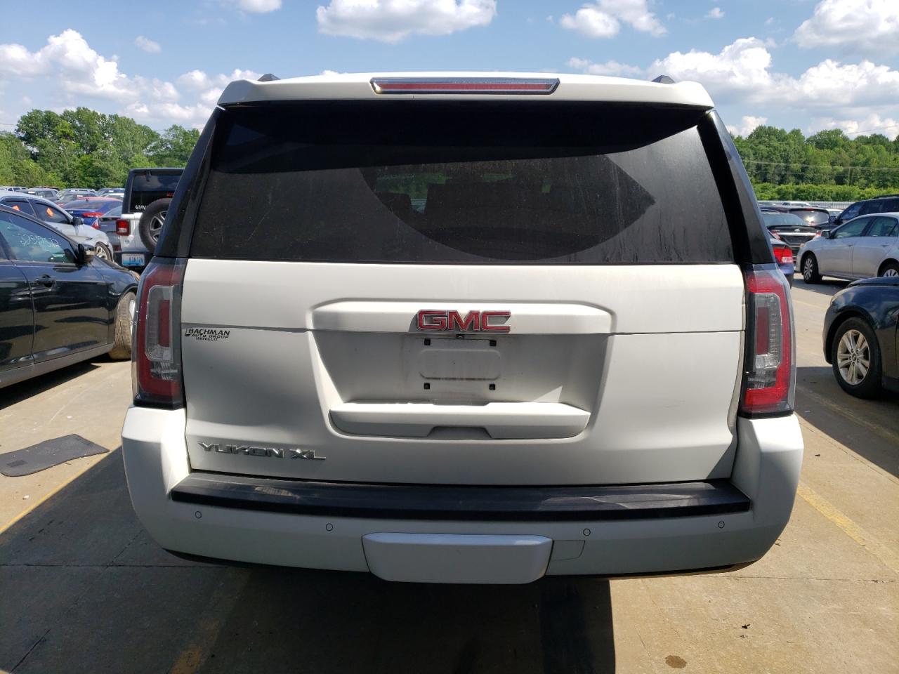 1GKS2GKC3HR170058 2017 GMC Yukon Xl K1500 Slt