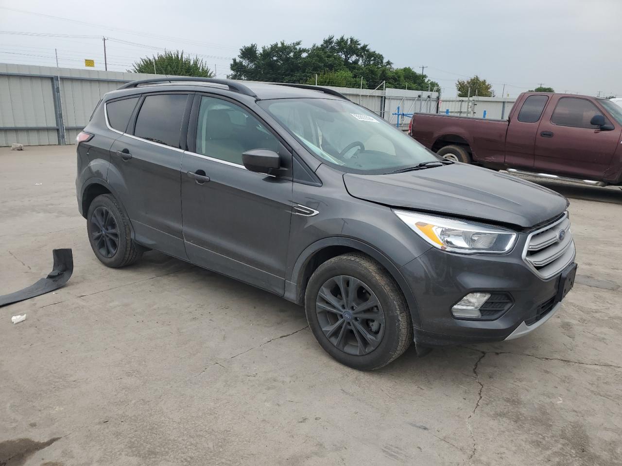 1FMCU0GD5JUC13333 2018 Ford Escape Se