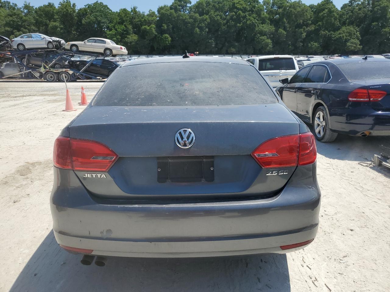 3VWDZ7AJ4BM318613 2011 Volkswagen Jetta Se