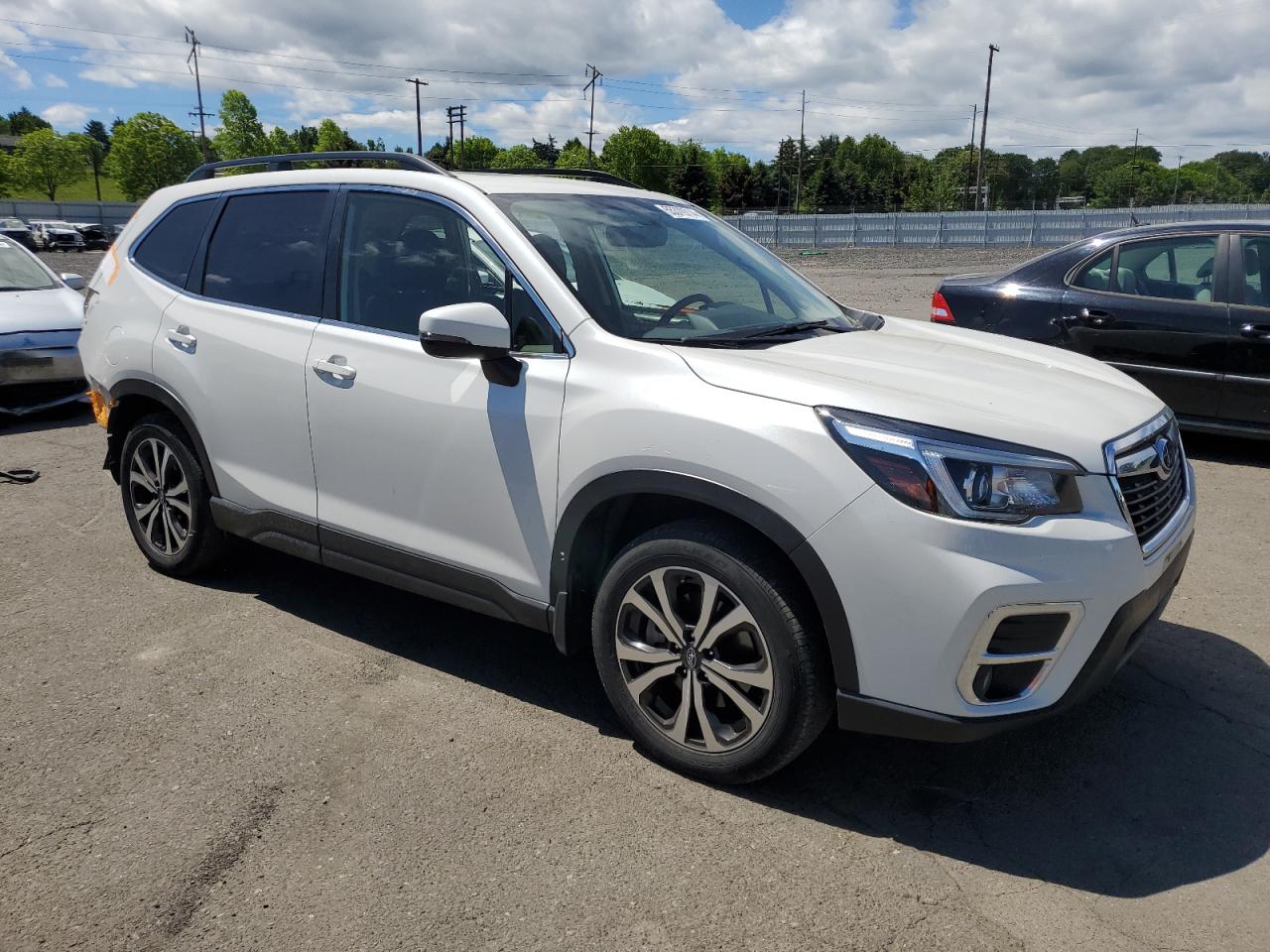 2019 Subaru Forester Limited vin: JF2SKAUC8KH570279