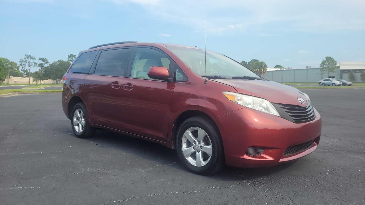 2013 Toyota Sienna Le vin: 5TDKK3DC9DS332417