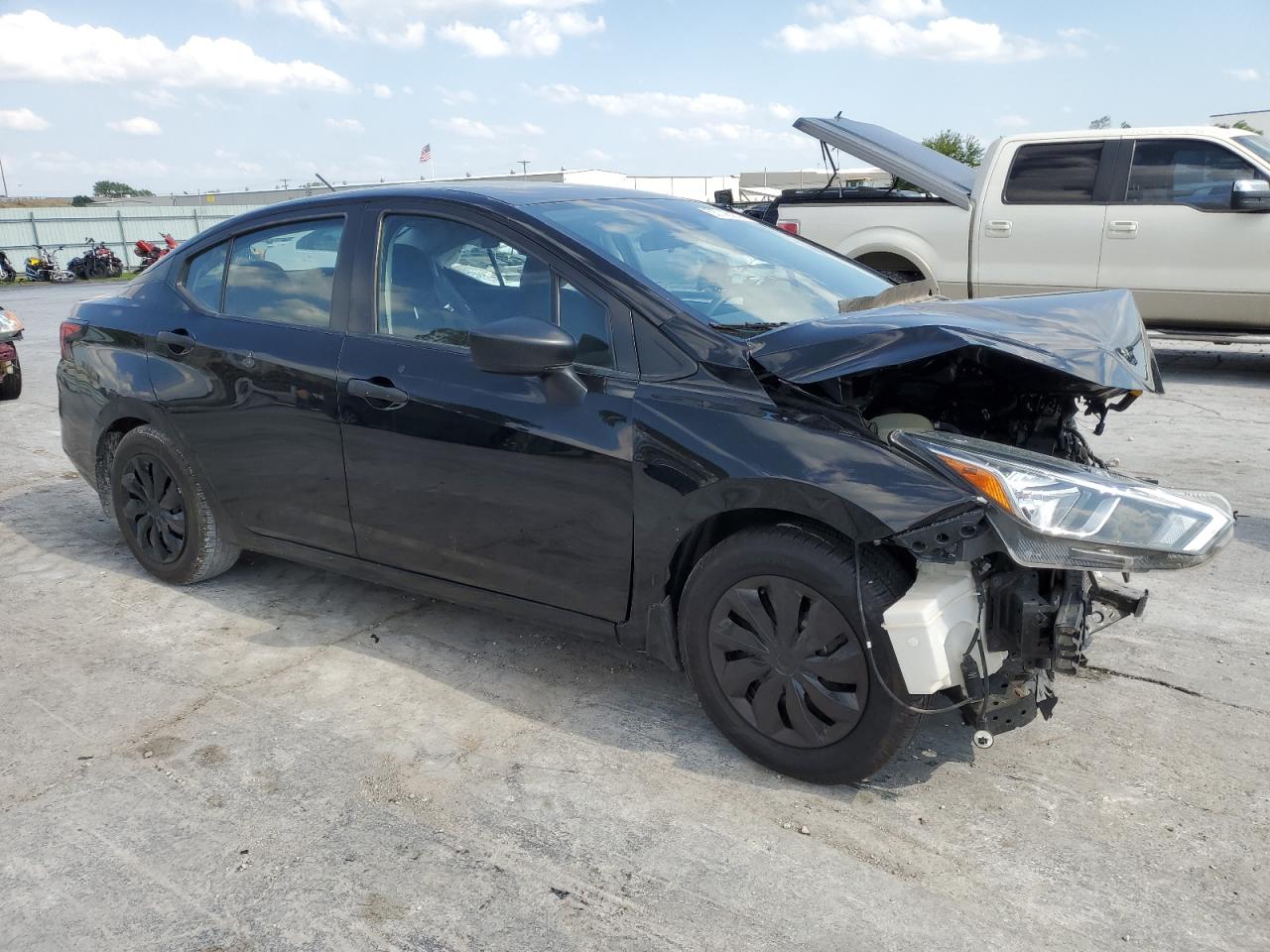 Lot #2945690687 2020 NISSAN VERSA S