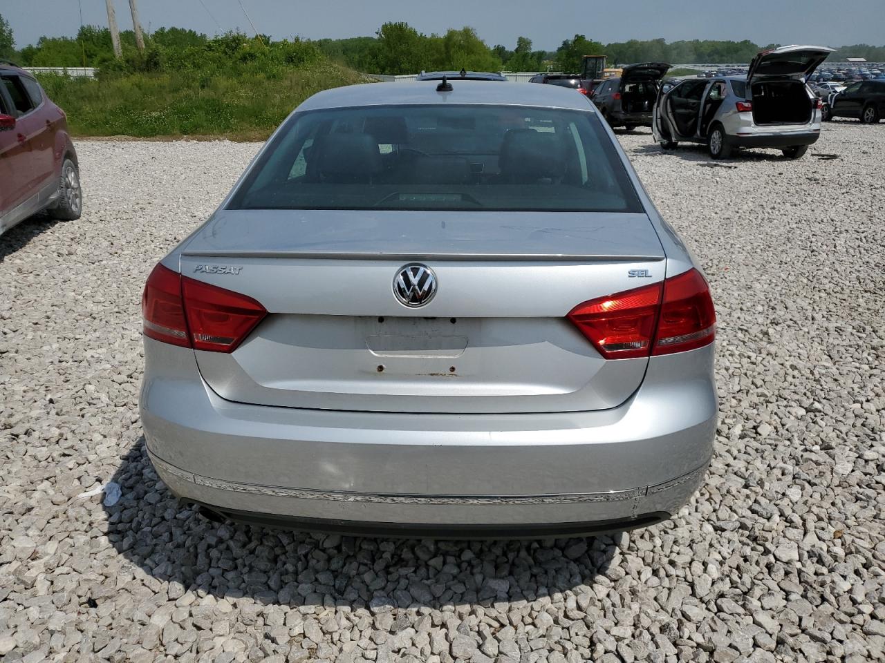 1VWCH7A33DC044664 2013 Volkswagen Passat Sel