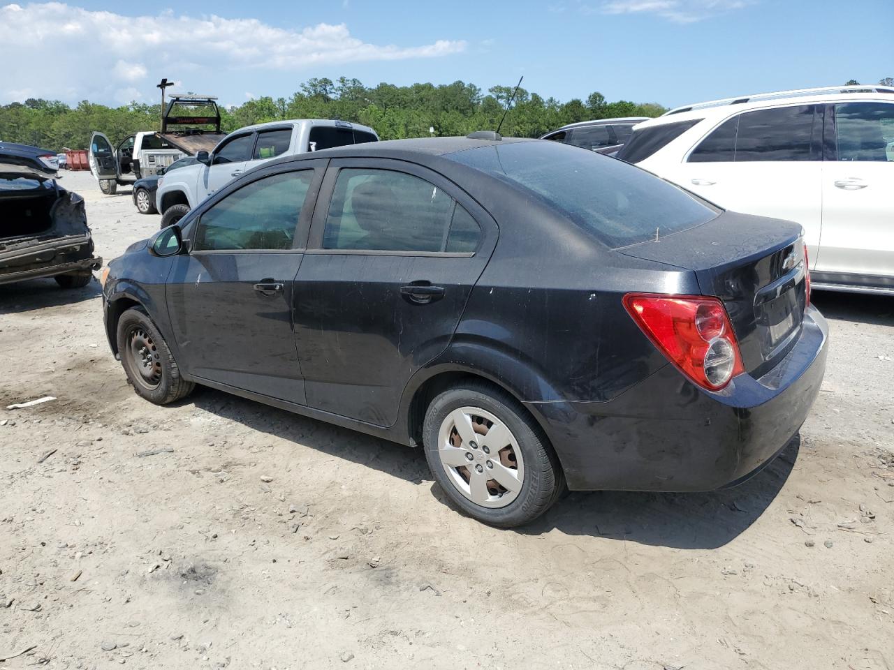 2015 Chevrolet Sonic Ls vin: 1G1JA5SH7F4124326