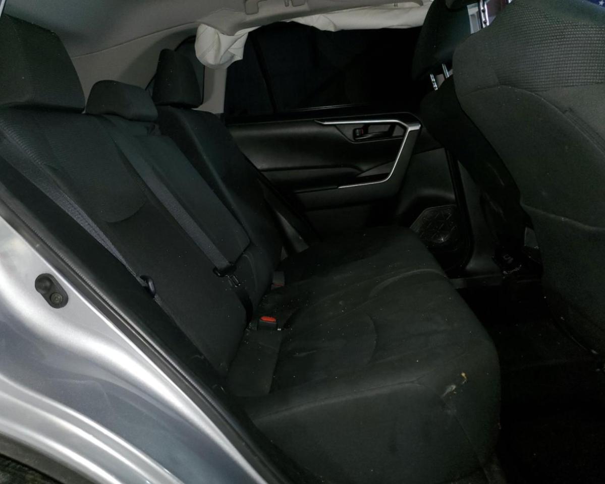 2T3H1RFV3MC157919 2021 Toyota Rav4 Le