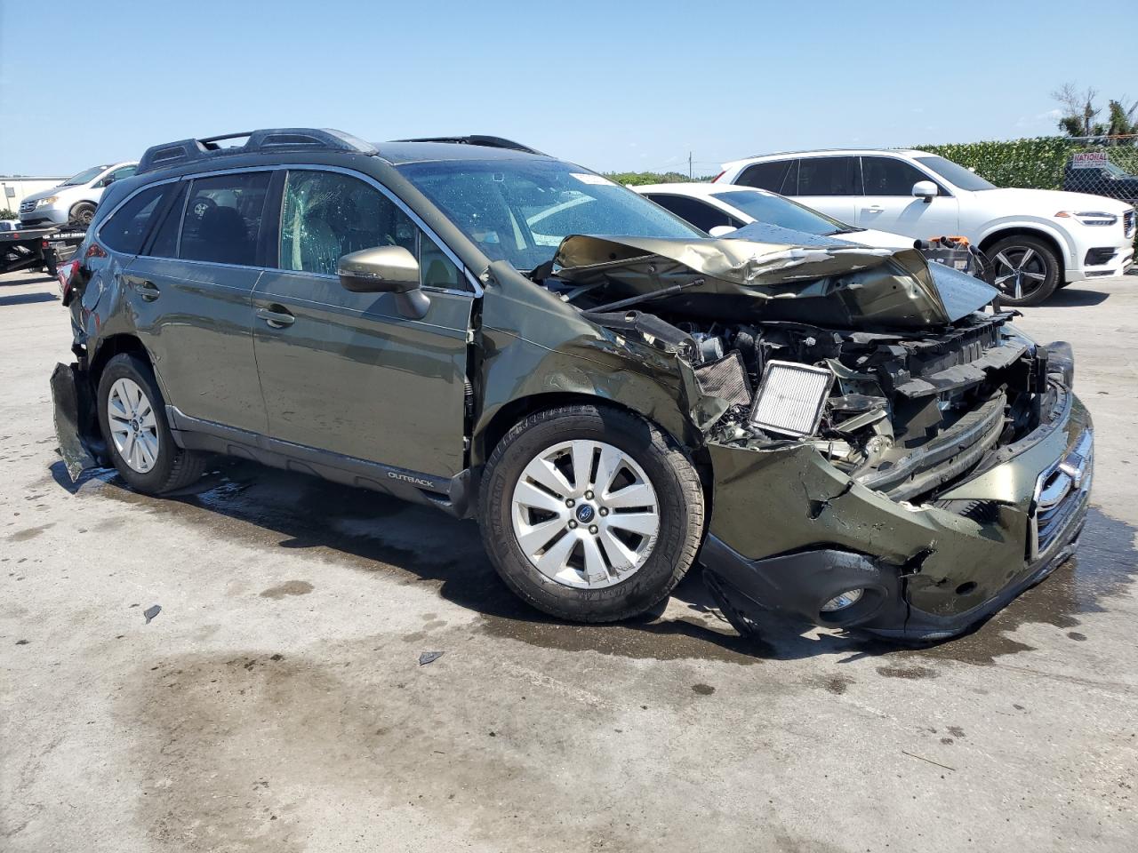 2018 Subaru Outback 2.5I Premium vin: 4S4BSAFC7J3248915