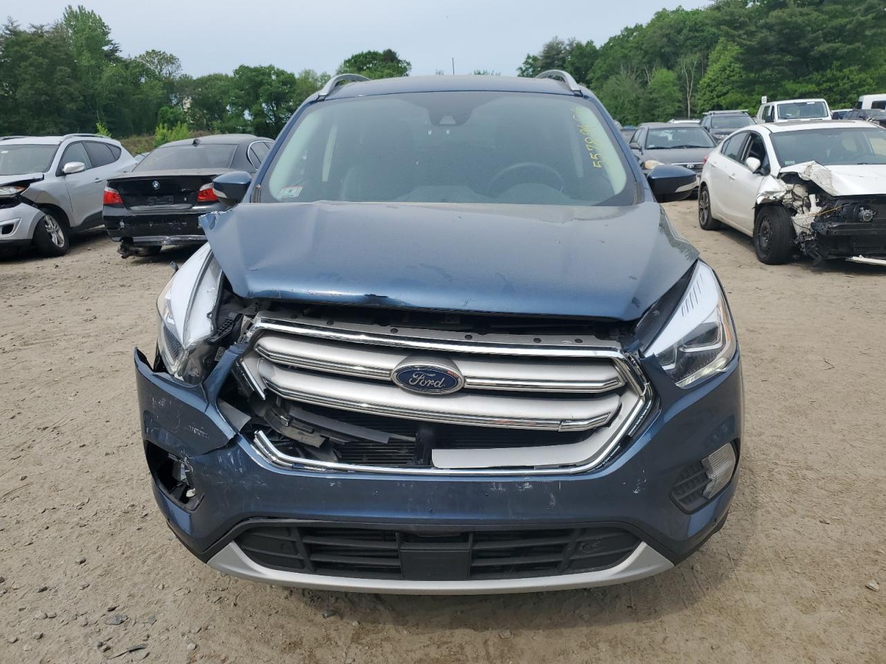 1FMCU9J94JUB92466 2018 Ford Escape Titanium