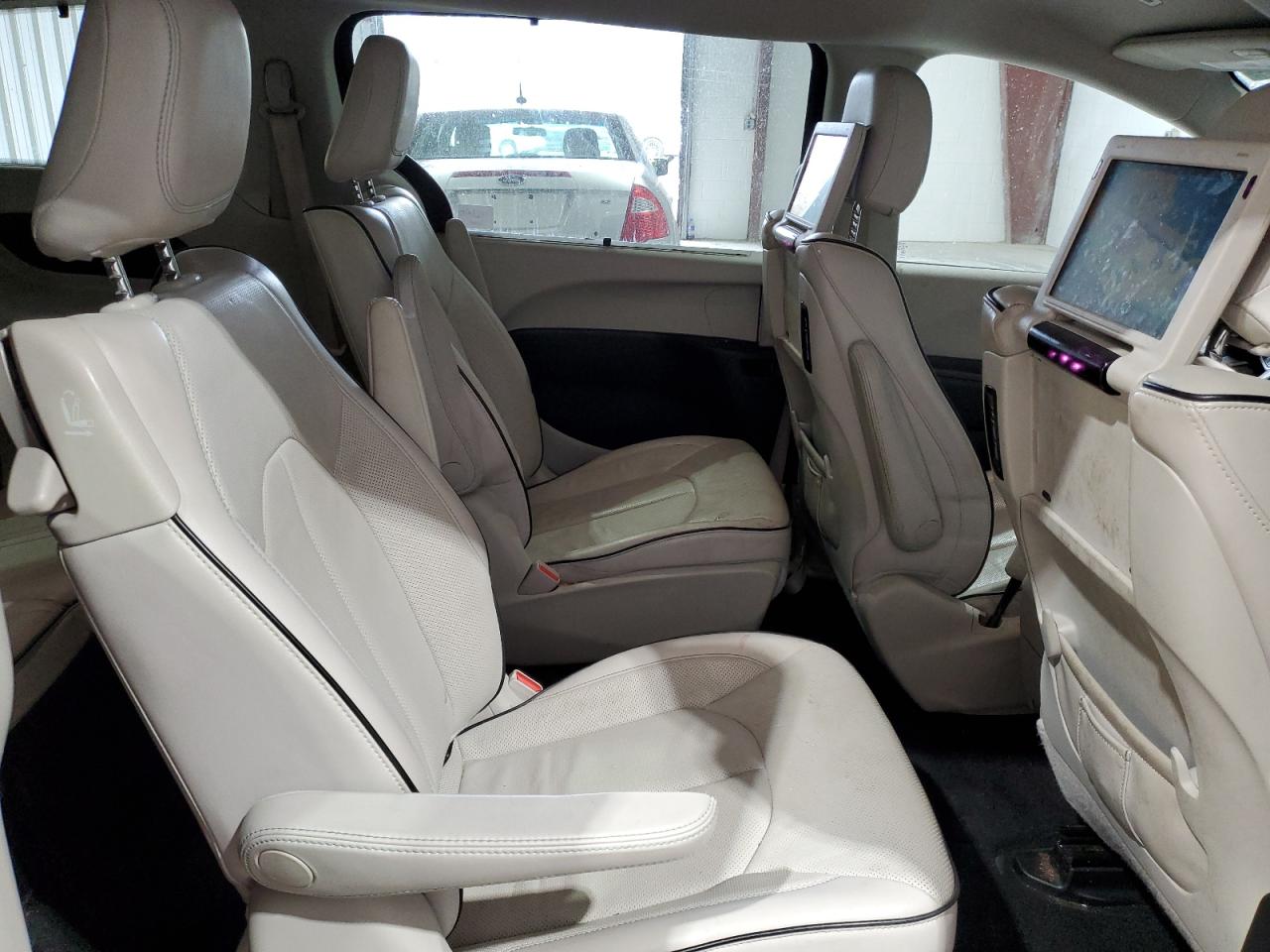 2C4RC1N71JR133447 2018 Chrysler Pacifica Hybrid Limited