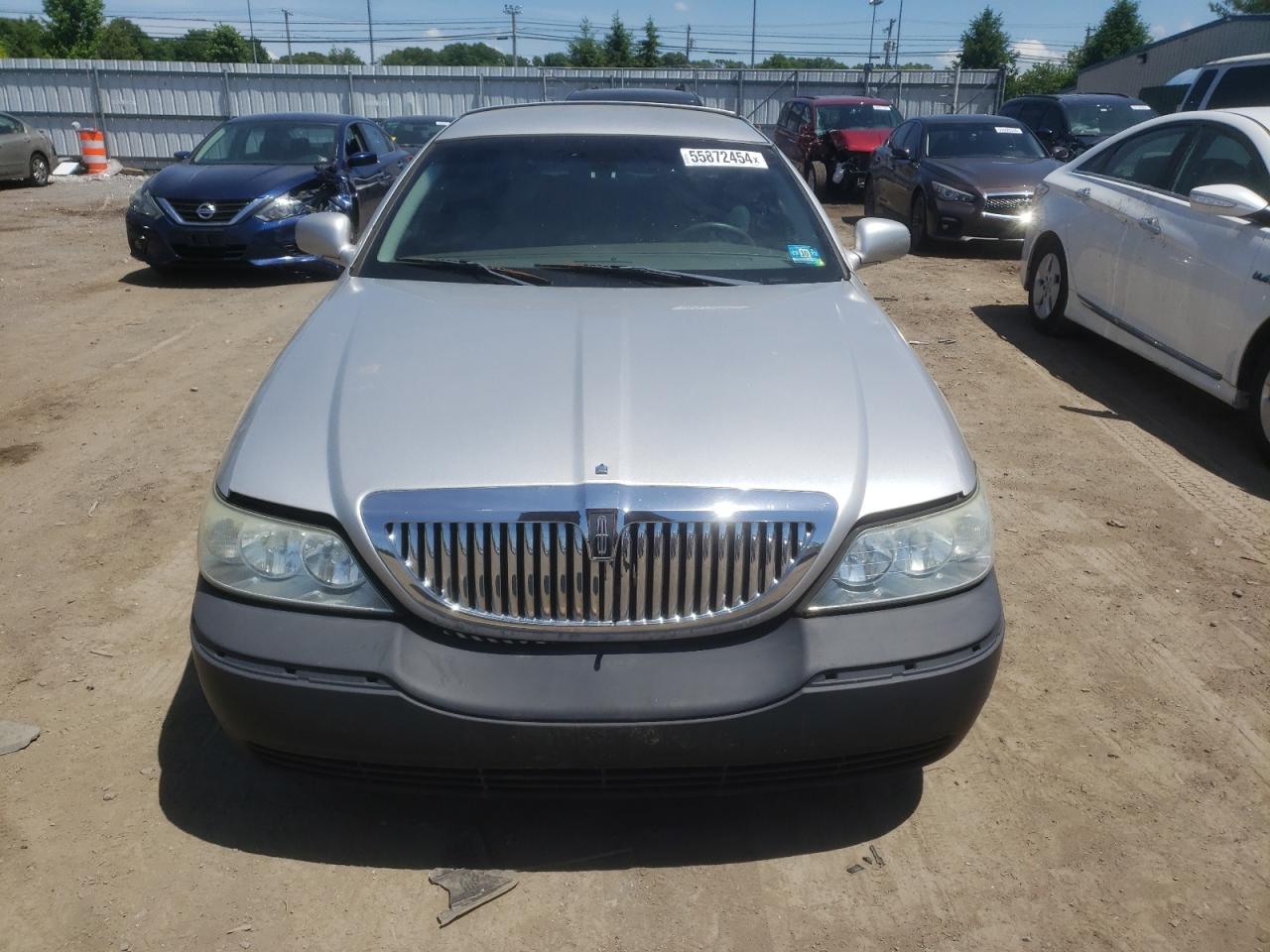 1LNHM81W54Y605014 2004 Lincoln Town Car Executive