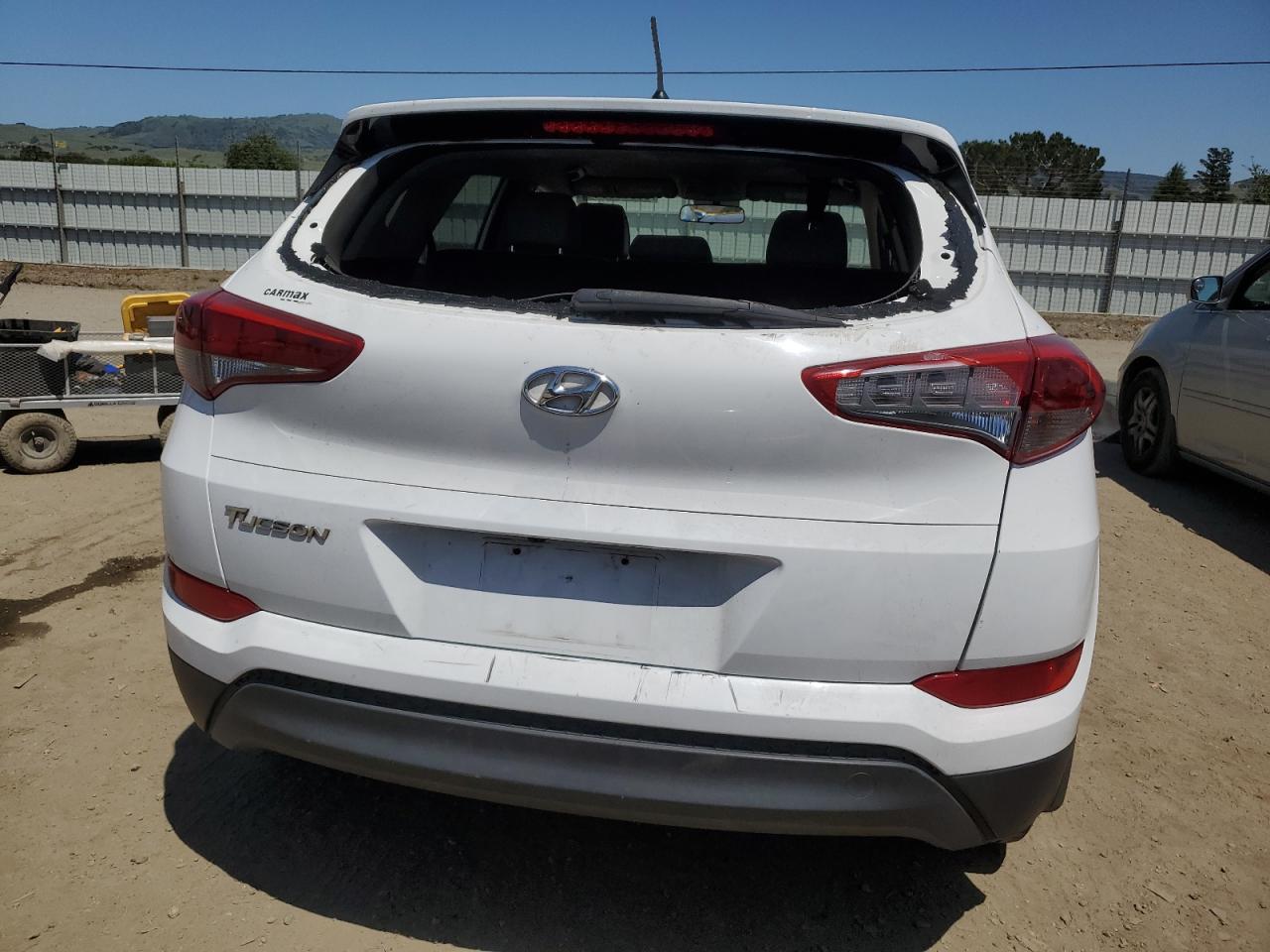 KM8J23A4XJU813319 2018 Hyundai Tucson Se