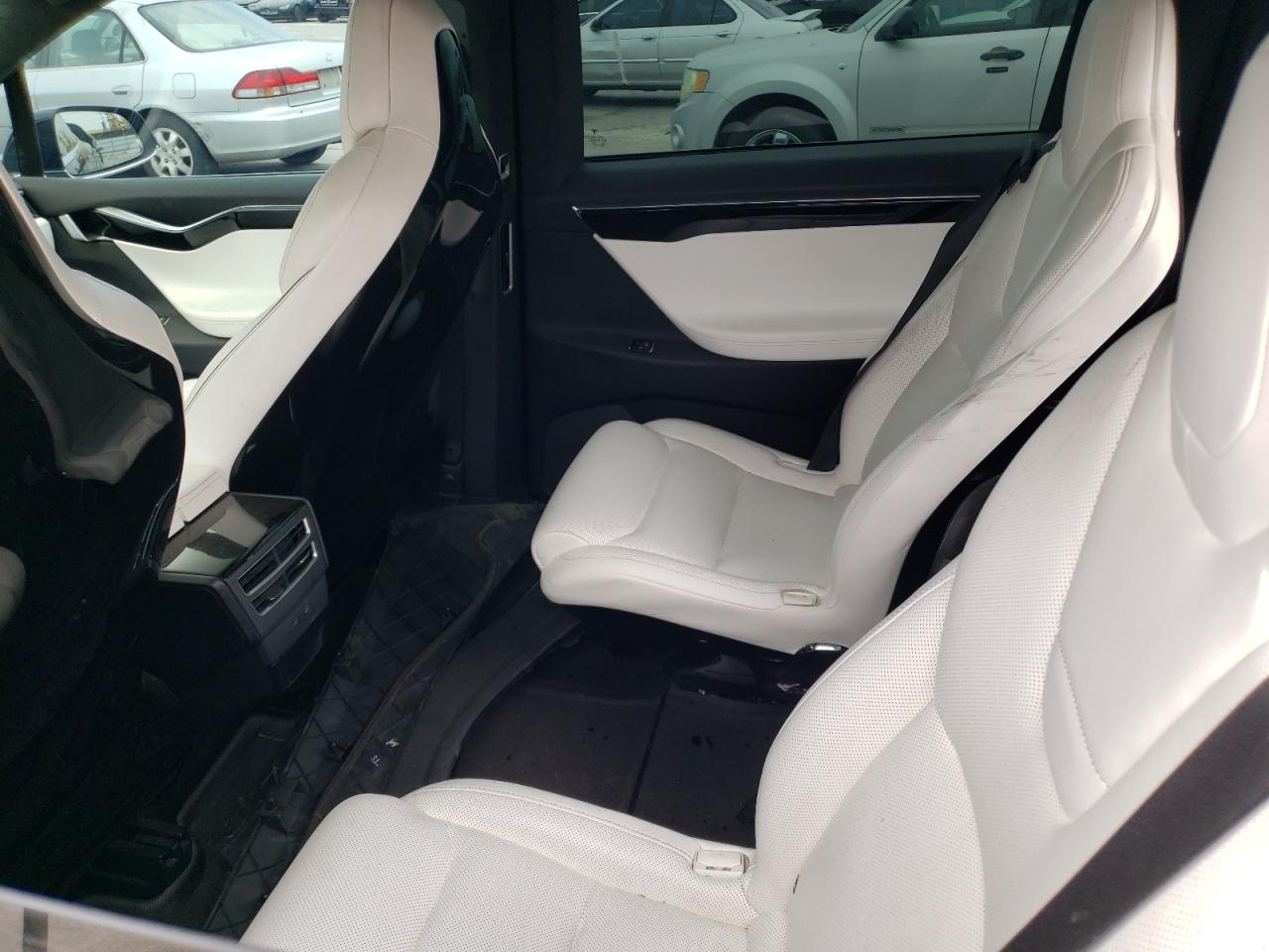 5YJXCBE24GF028567 2016 Tesla Model X