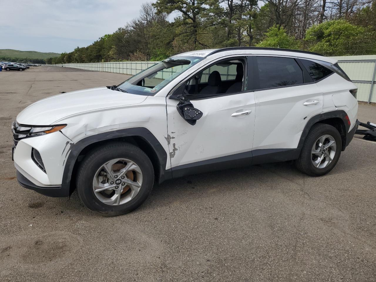  Salvage Hyundai TUCSON