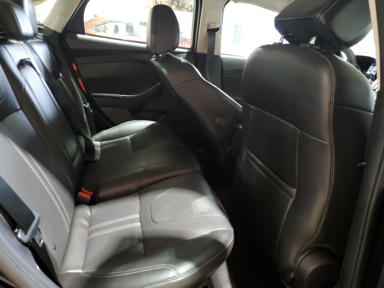 1FADP3J2XEL316970 2014 Ford Focus Titanium