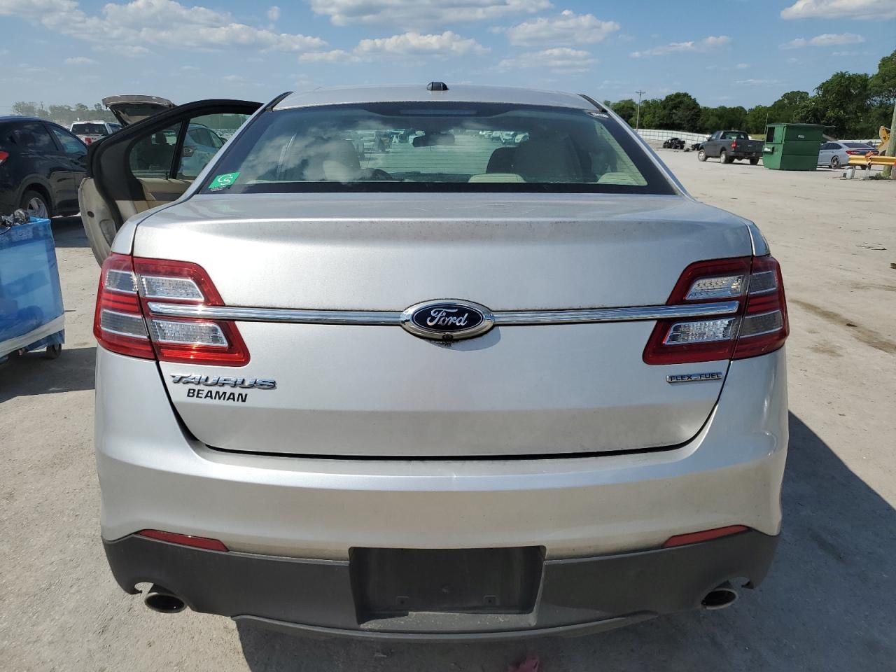 2018 Ford Taurus Se vin: 1FAHP2D83JG115300