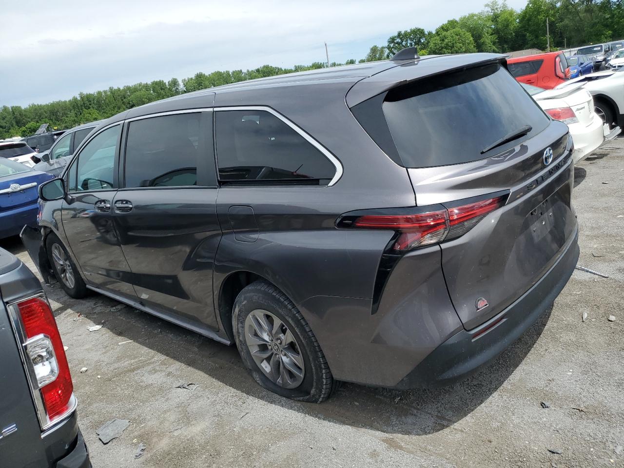 5TDKRKEC2MS016944 2021 Toyota Sienna Le