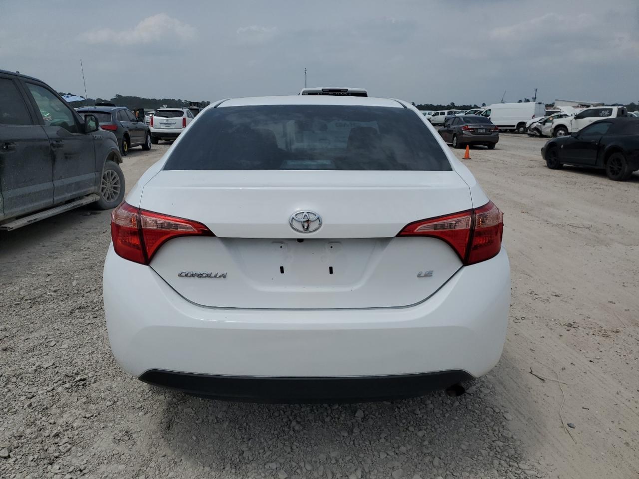 5YFBURHE4JP738800 2018 Toyota Corolla L