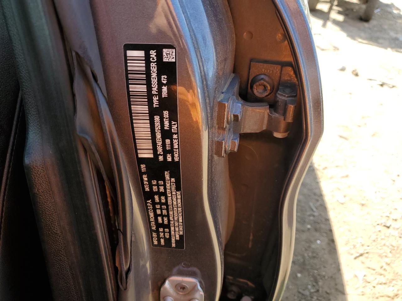 ZARFAEEN6H7529390 2017 Alfa Romeo Giulia Ti Q4