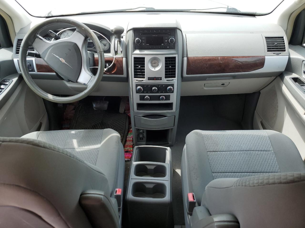 2A4RR5D15AR307226 2010 Chrysler Town & Country Touring