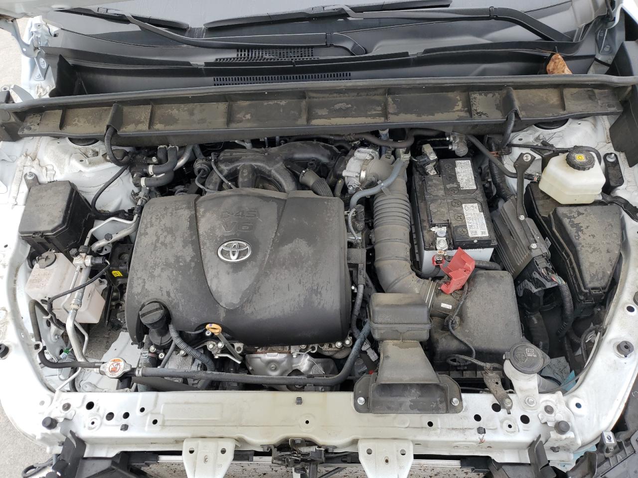 5TDGZRAH4NS129232 2022 Toyota Highlander Xle