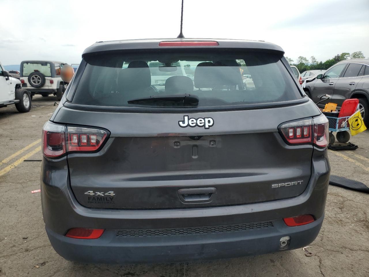 3C4NJDABXJT253180 2018 Jeep Compass Sport