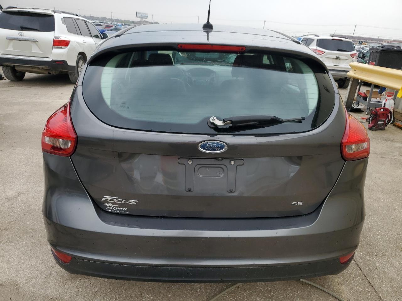 1FADP3K26JL259370 2018 Ford Focus Se