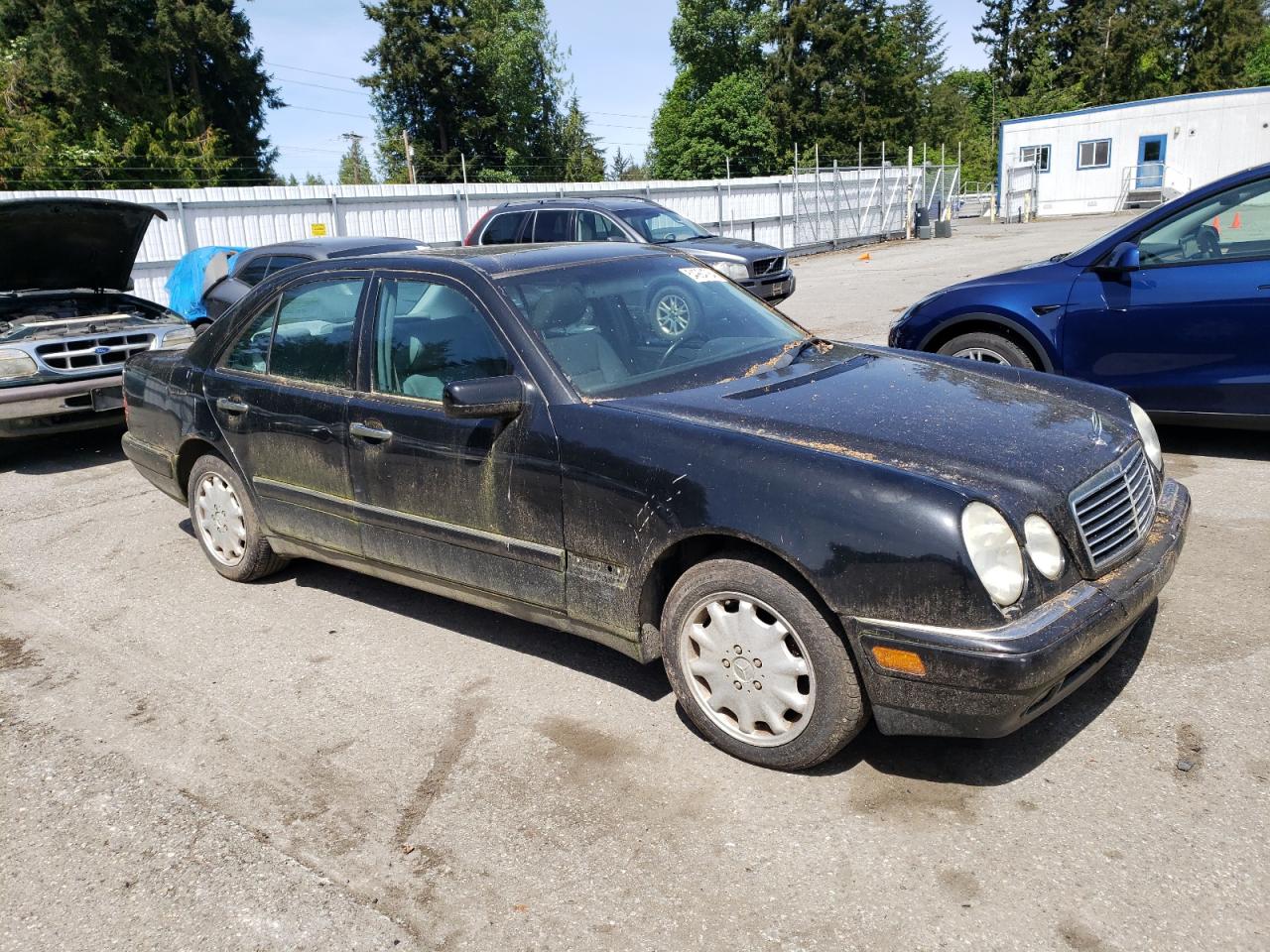 WDBJF65H5XA857664 1999 Mercedes-Benz E 320