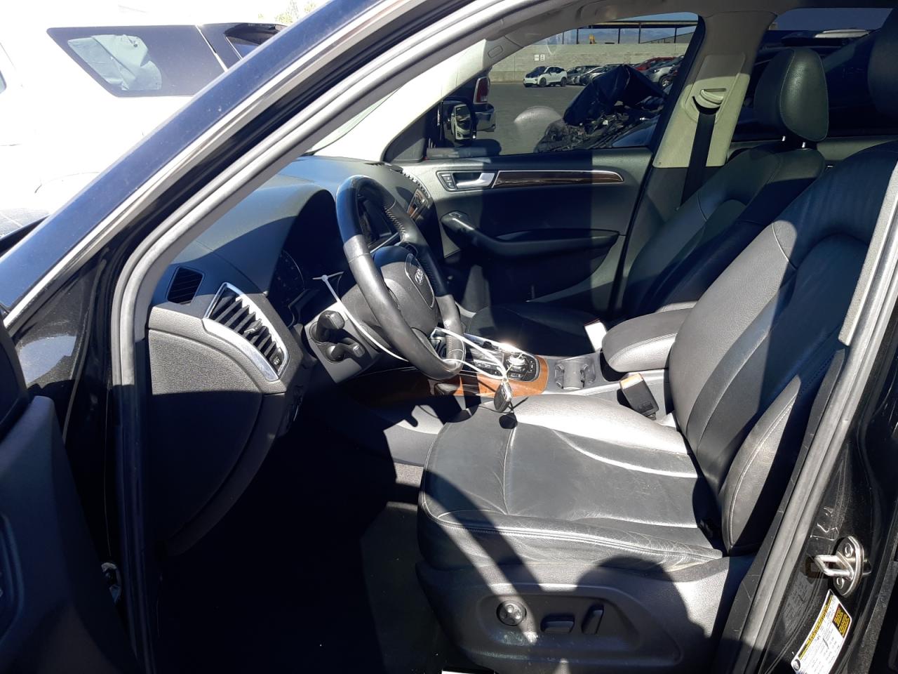 WA1LKAFP4AA102084 2010 Audi Q5 Premium Plus