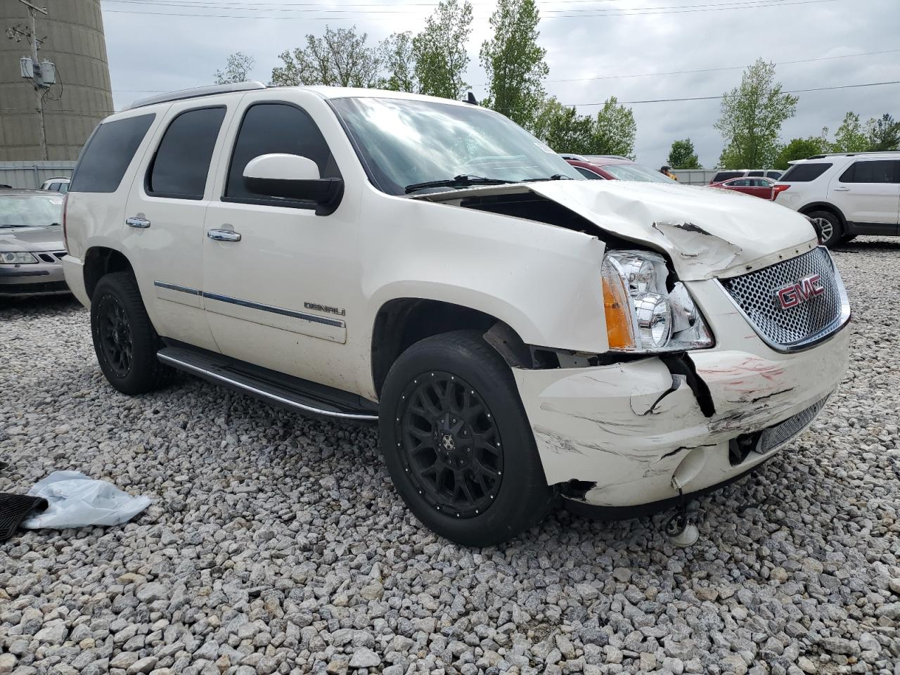 1GKS2EEF5BR256053 2011 GMC Yukon Denali