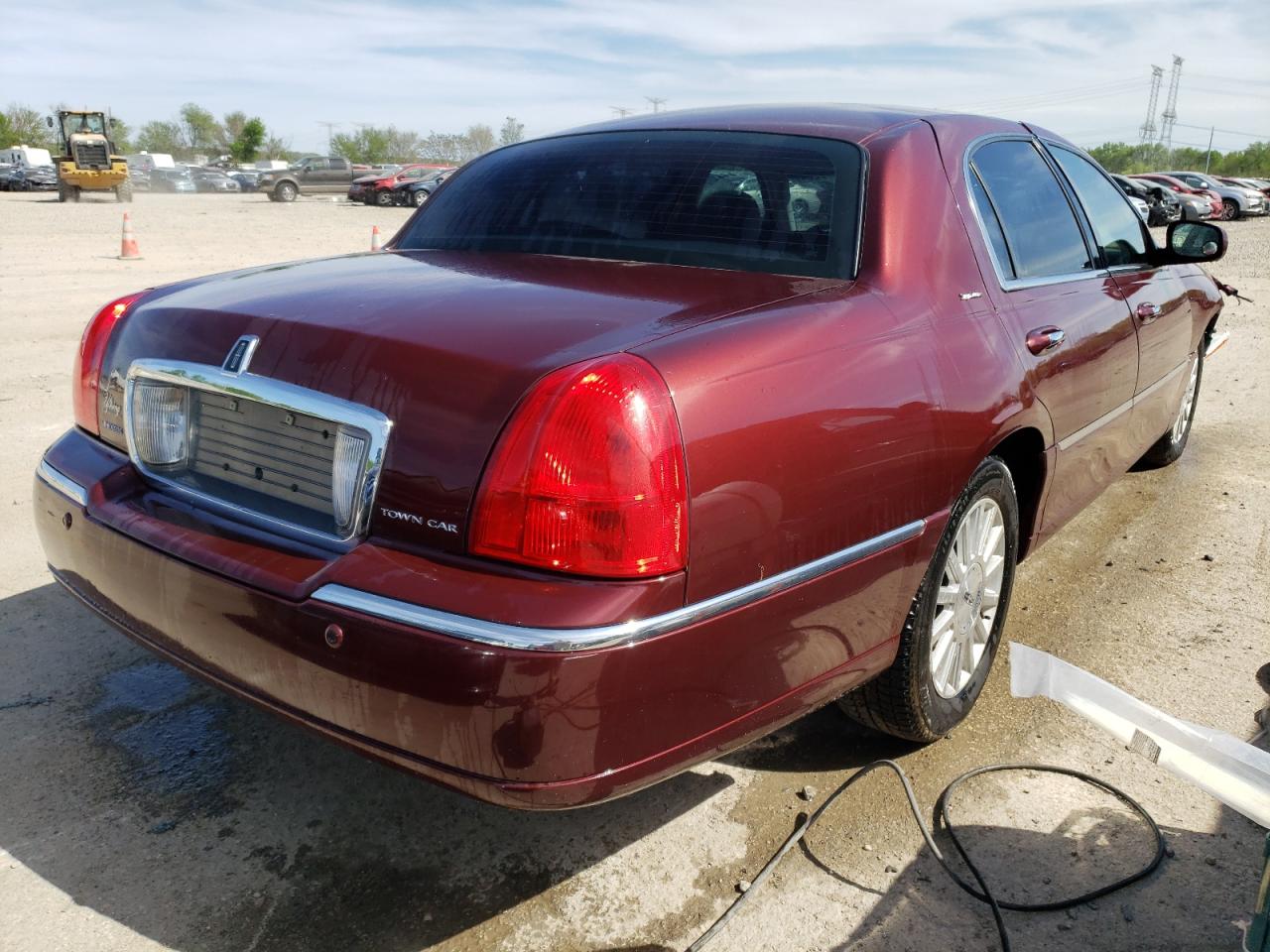 Lot #2893224759 2003 LINCOLN TOWN CAR S