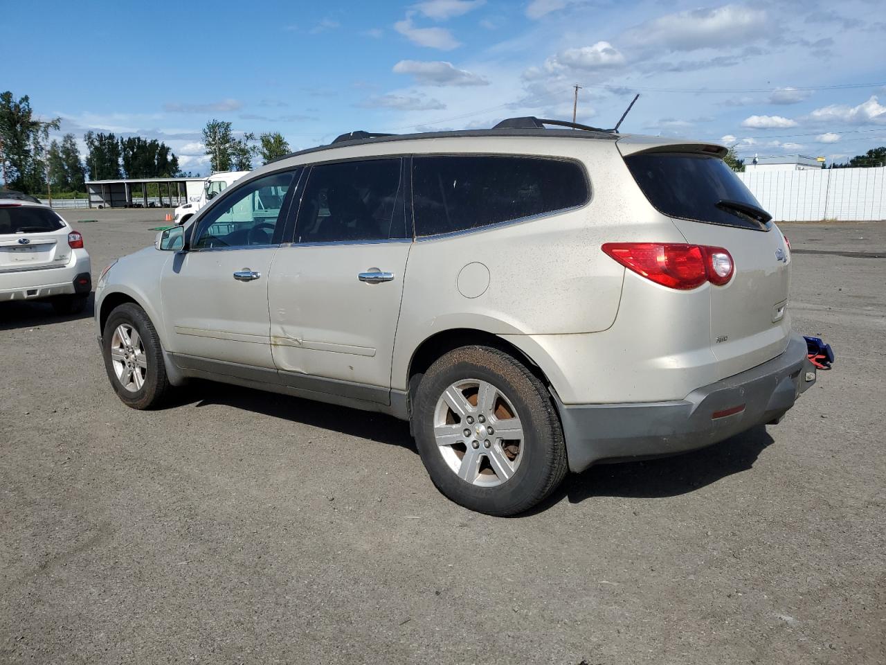 1GNKVGED2BJ402296 2011 Chevrolet Traverse Lt