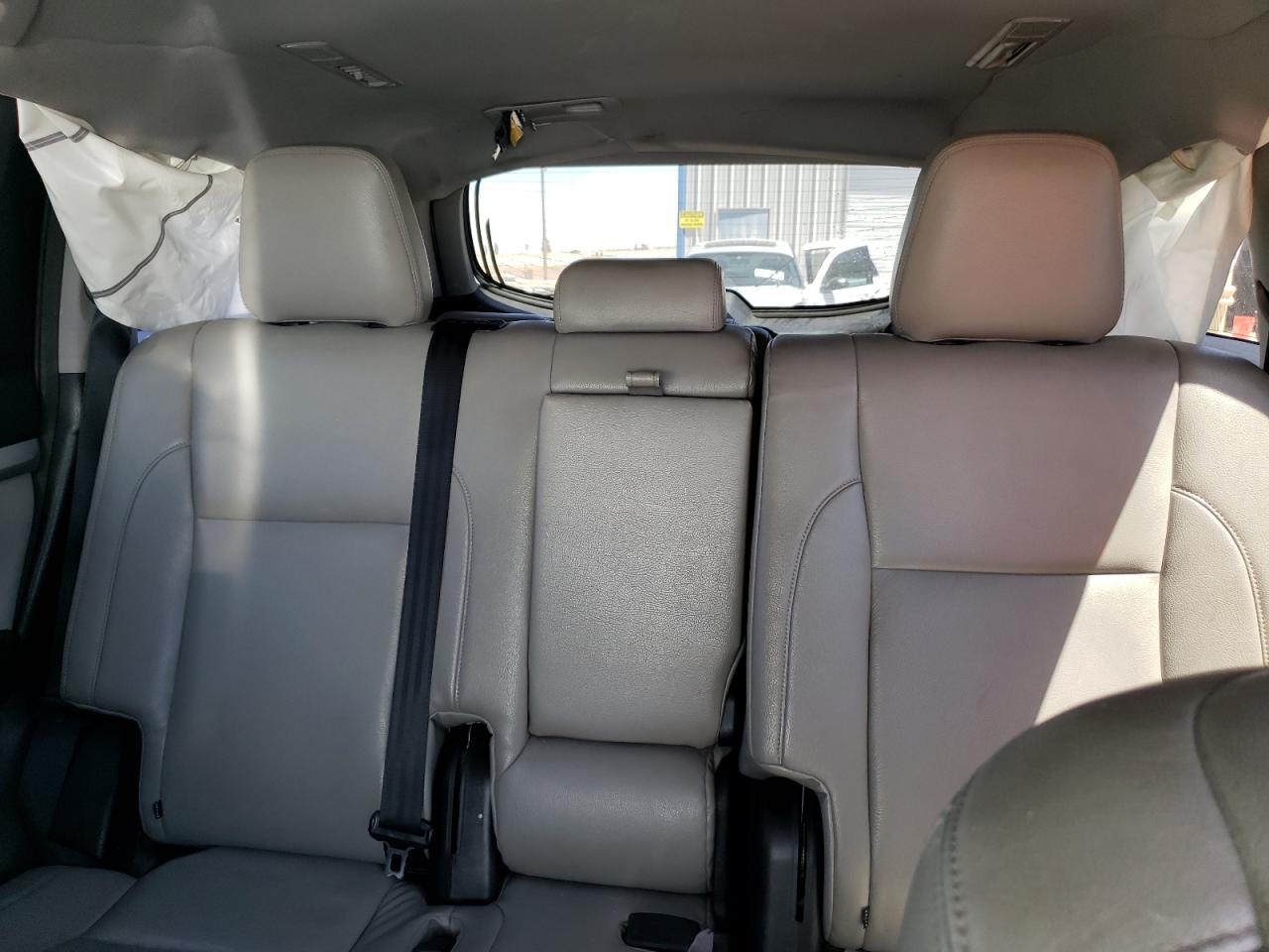 5TDZARFH6GS019407 2016 Toyota Highlander Le