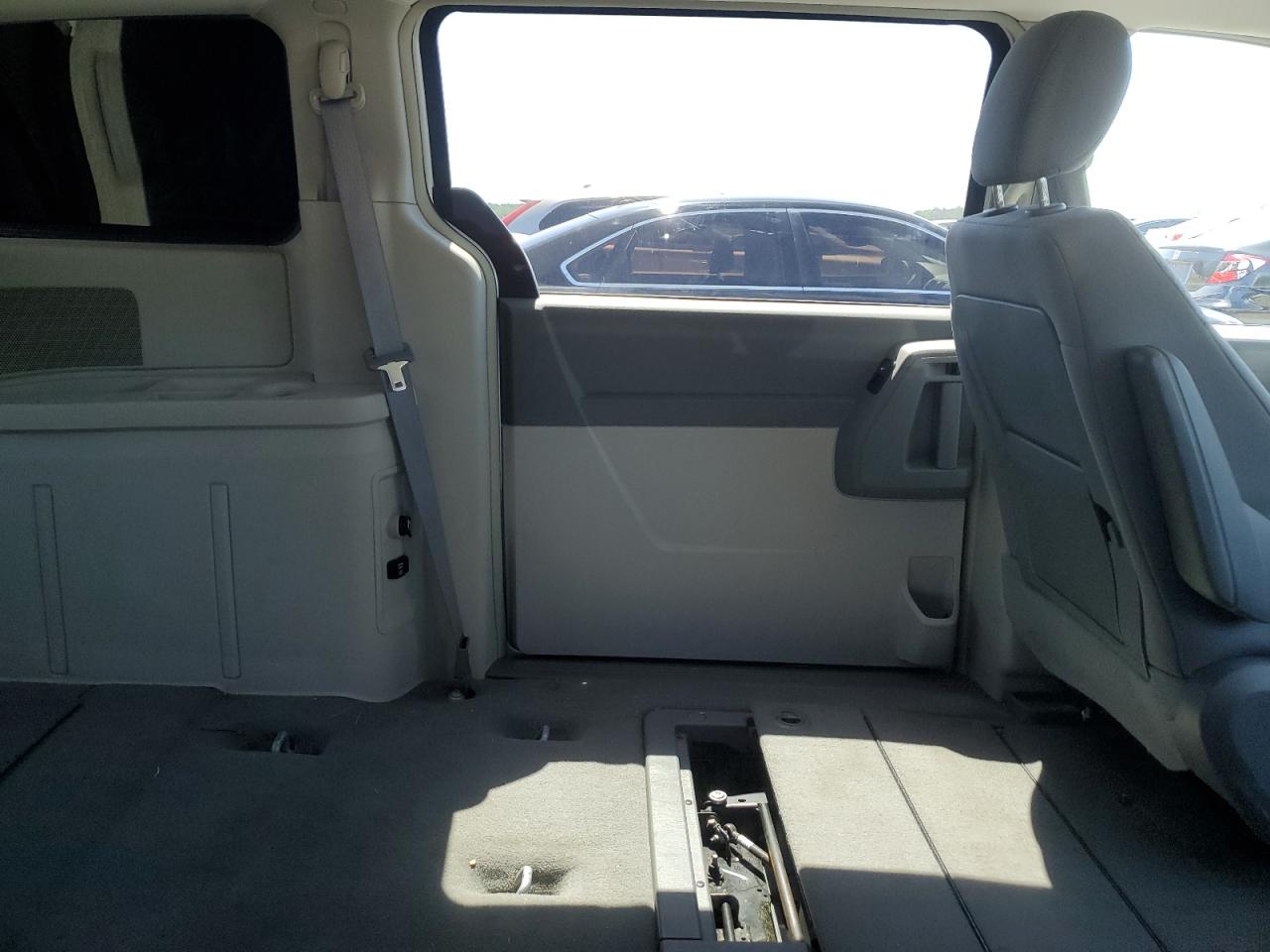 2A8HR54P98R141589 2008 Chrysler Town & Country Touring