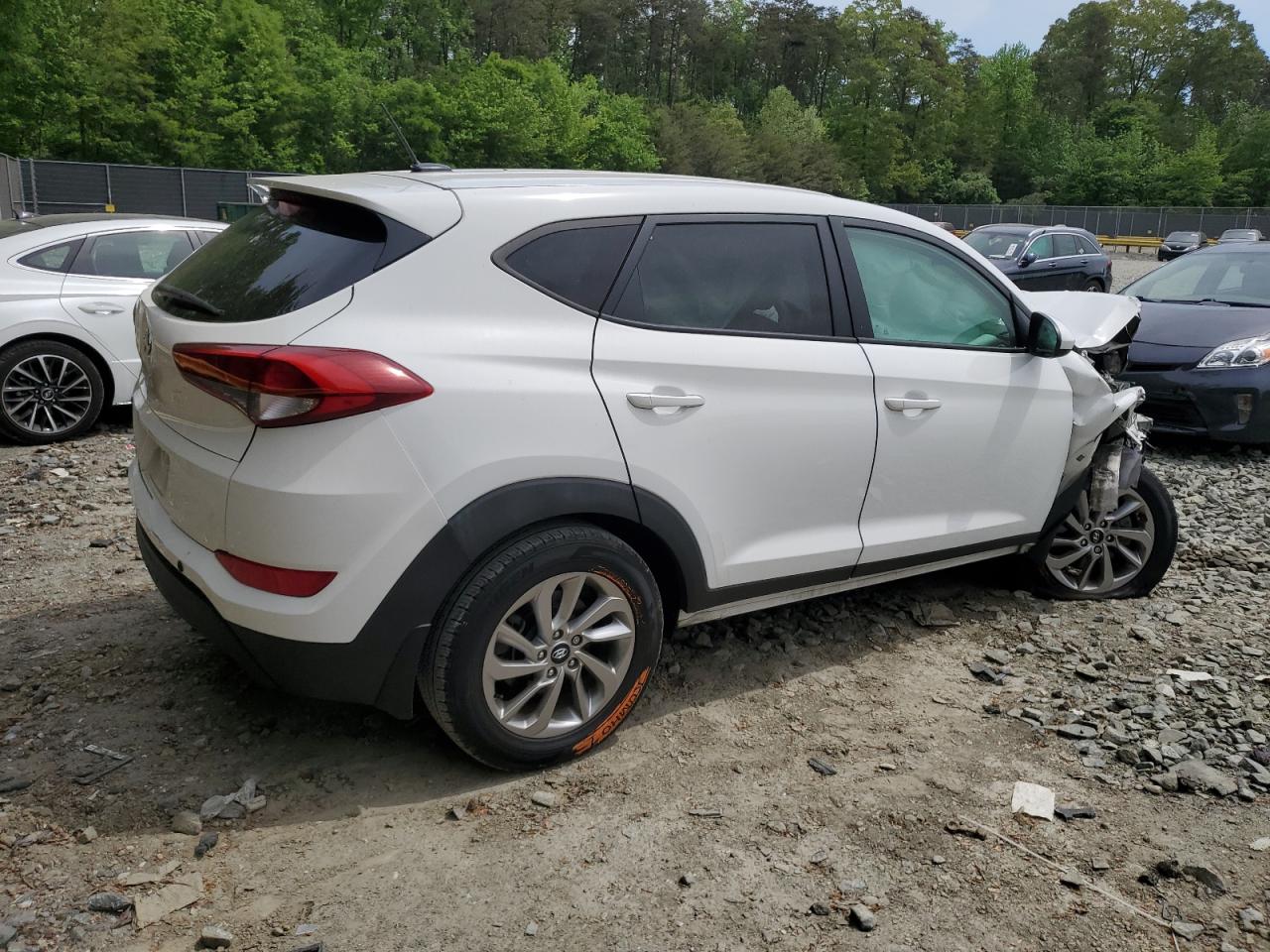 KM8J23A4XHU271228 2017 Hyundai Tucson Se