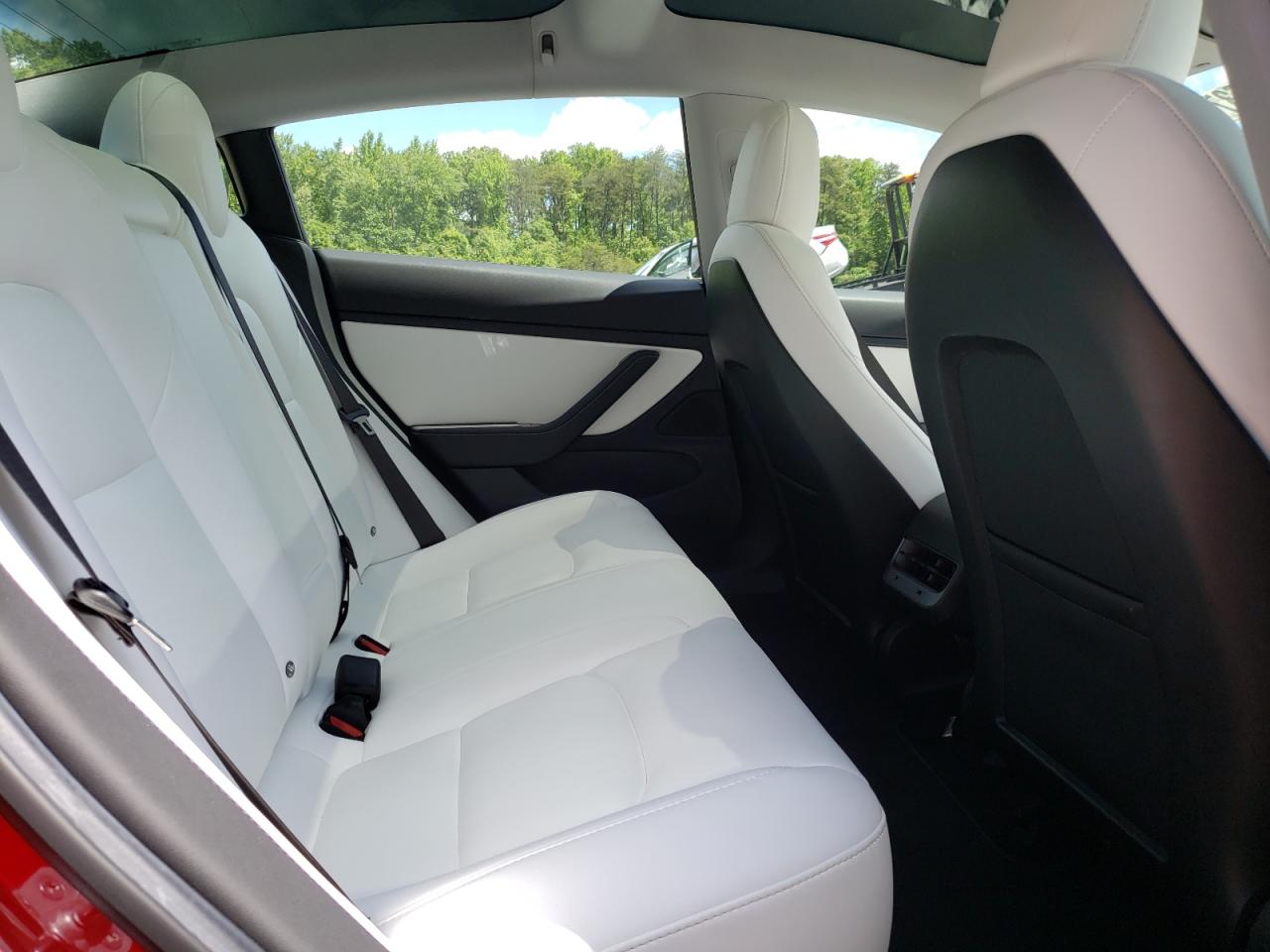 5YJ3E1EB1JF096352 2018 Tesla Model 3