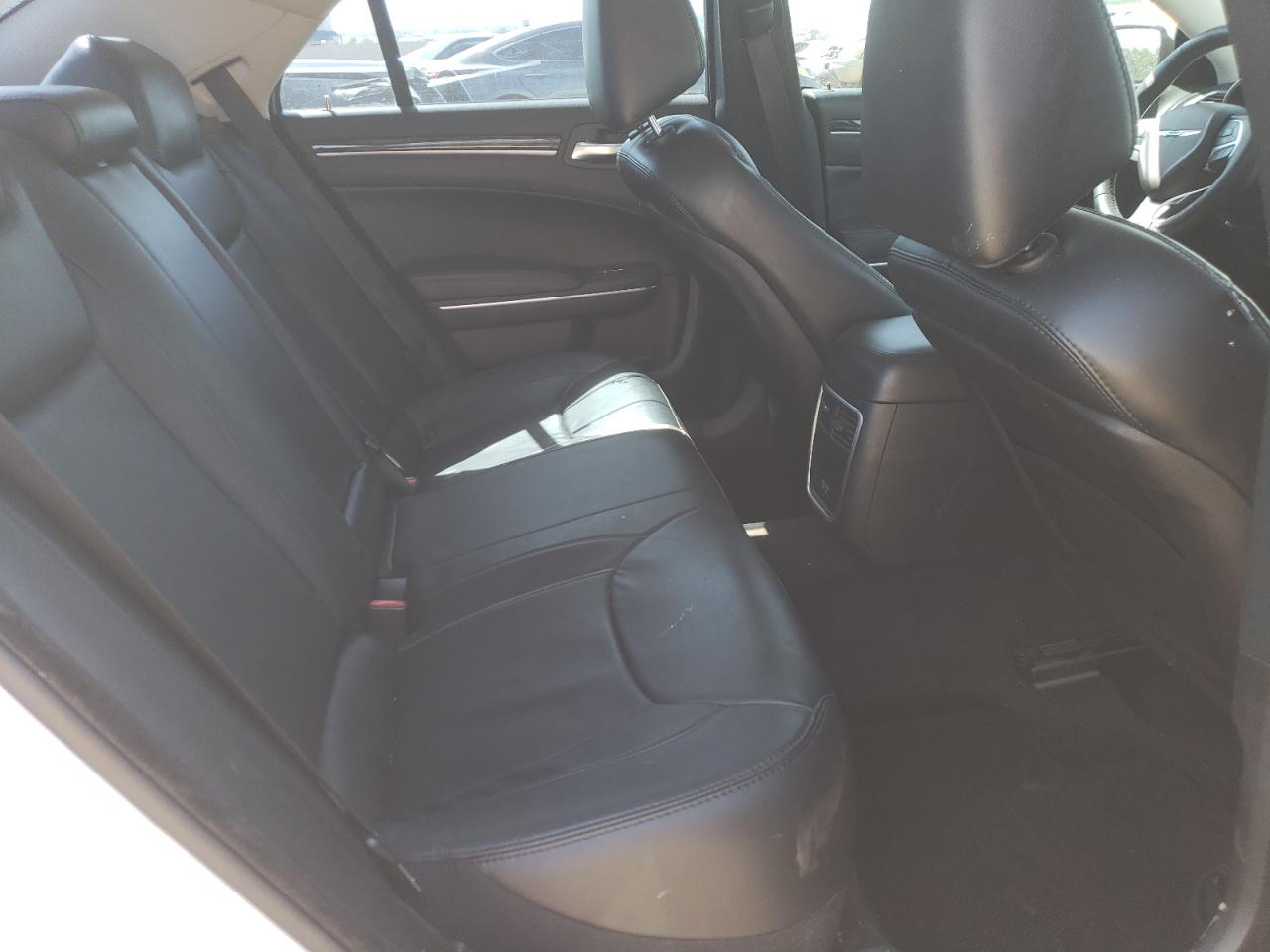 2C3CCARGXGH128783 2016 Chrysler 300 Limited