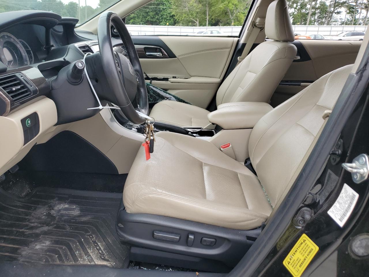 VIN: 1HGCR2F84GA032015 2016 HONDA ACCORD