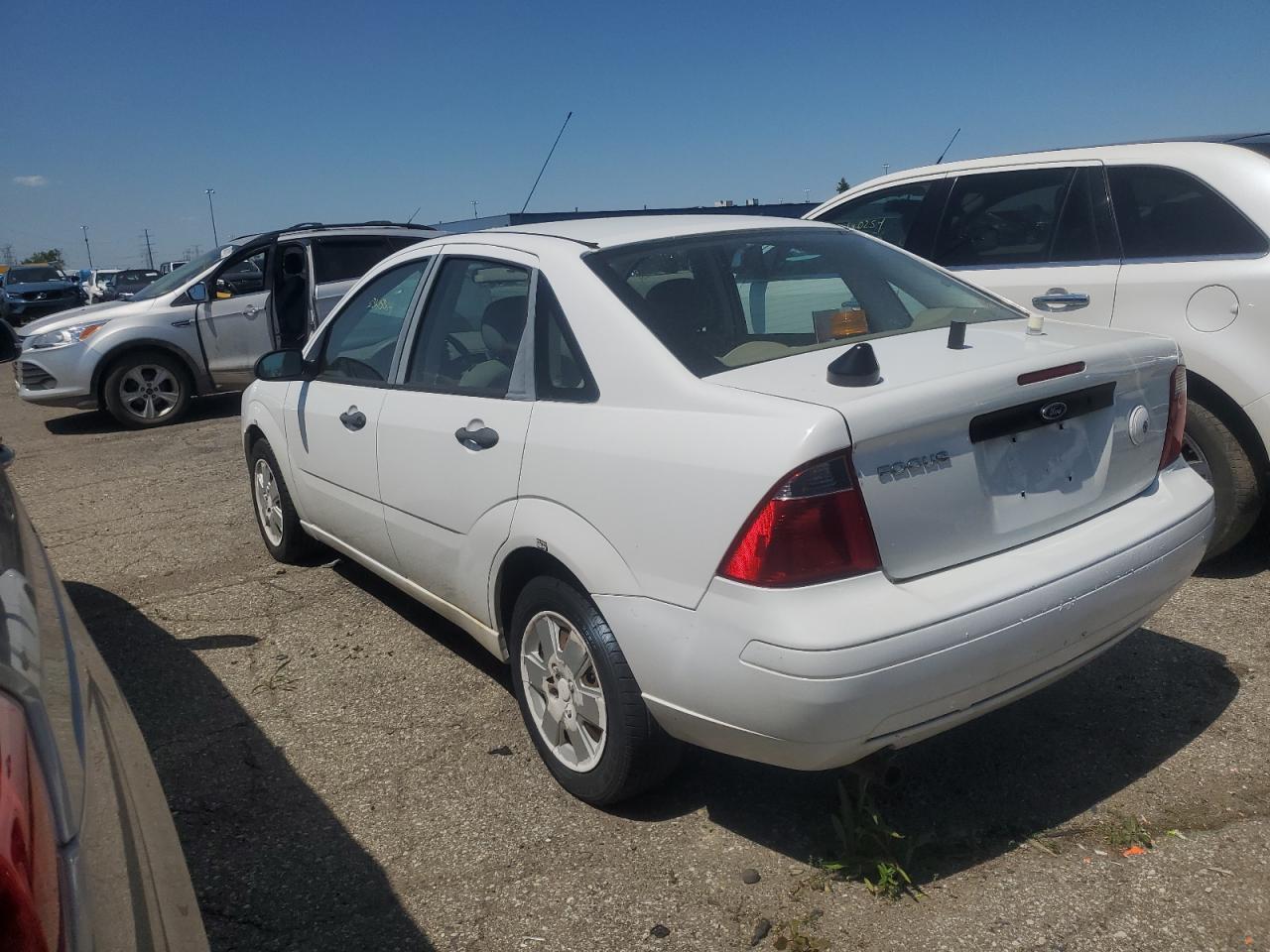 1FAHP34N27W330998 2007 Ford Focus Zx4