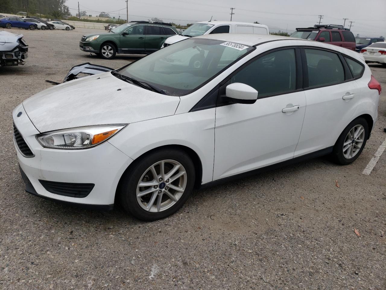 2018 Ford Focus Se vin: 1FADP3K22JL245076