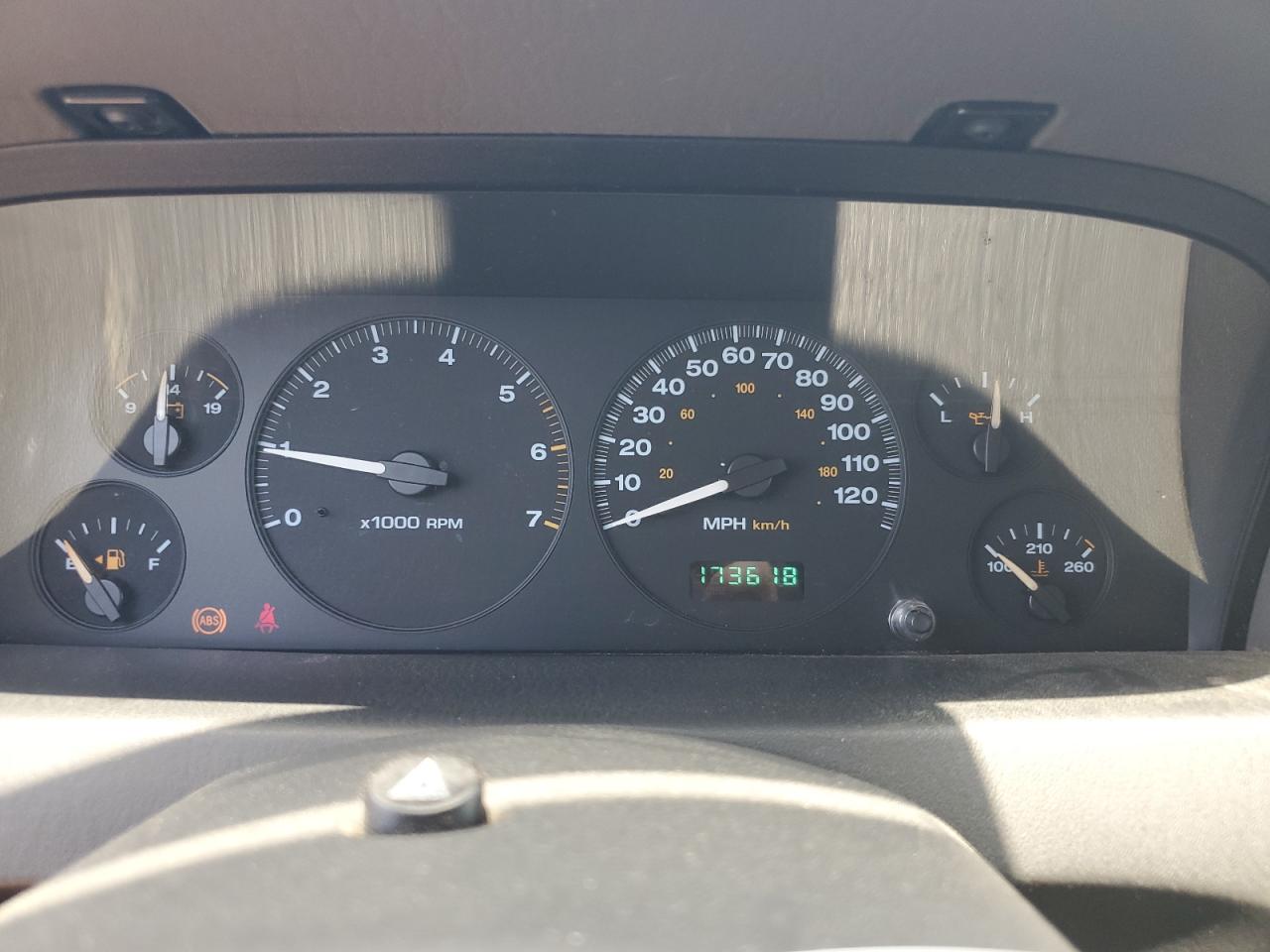 1J4GX48S04C179887 2004 Jeep Grand Cherokee Laredo